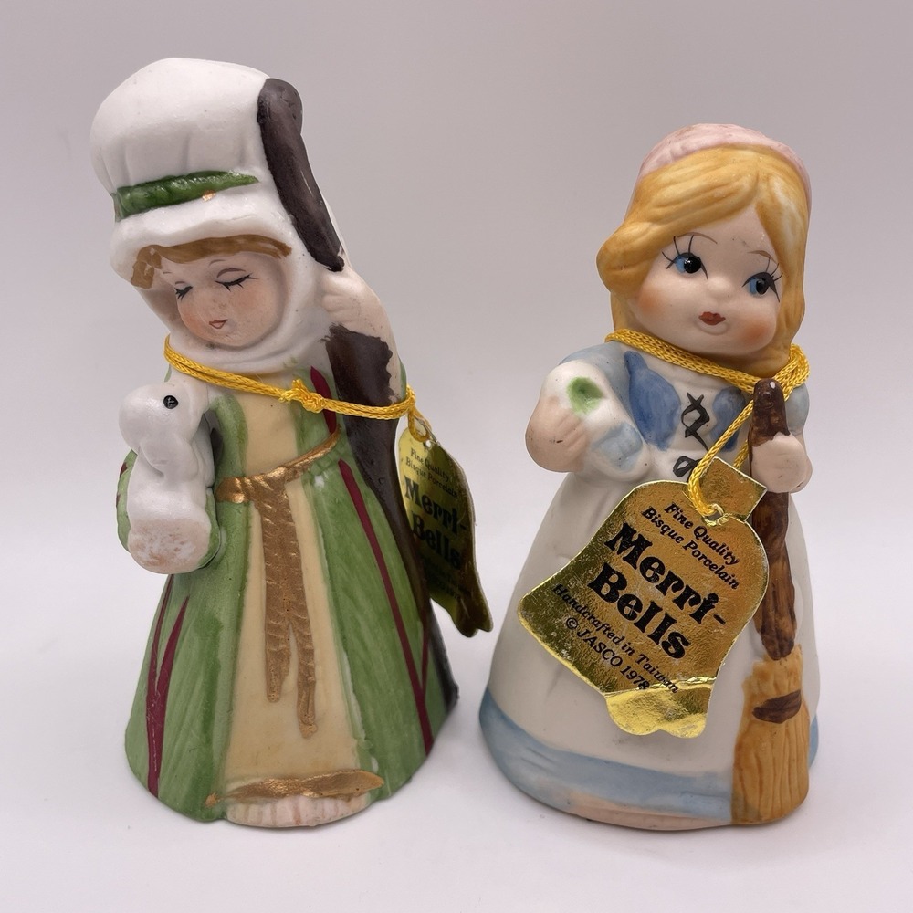 2 VTG Jasco Merri‎ Bells Porcelain Christmas Nativity Shepherd And Cinderella